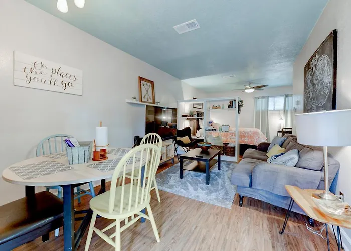 Cozy Studio Stay Near Downtown Austin And Ut